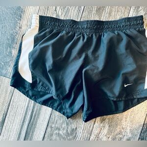 Nike Dri-FIT Running Shorts Women's Medium Athletic Gym Workout Black‎ White